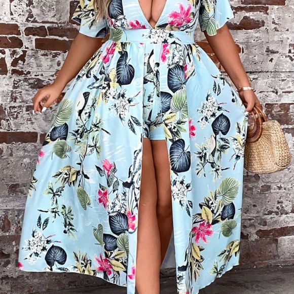 SHEIN VCAY Plus Tropical Print Plunging Neck Cut Out Back Romper - Picture 2 of 4